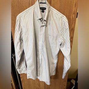 Mens buttoned down shirt 15 x 32 Tailored cut